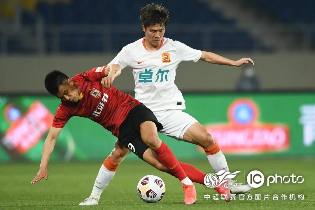 مواجهات دوري أبطال أوروبا دور الـ16أقوى المنافسات في كرة القدم الأوروبية